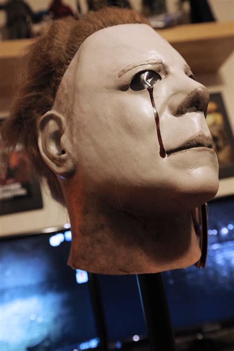 Trick Or Treat Studios Halloween 2 Mask Avec Etiquet Review - Trick Or Treat Studios Halloween 2 Mask | Rogues Hollow Productions