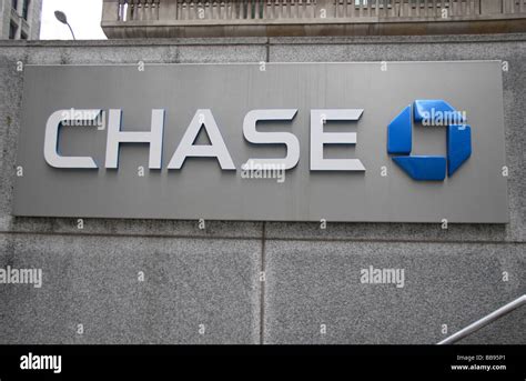 Chase Bank Logo Hi Res Stock Photography And Images Alamy