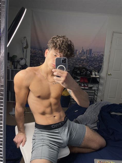 Gay Guys Onlyfans Try Online Onlyfans Sites