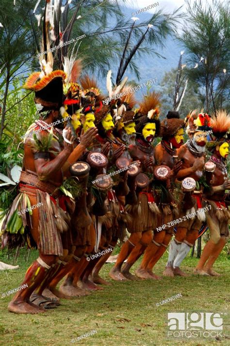 Huli Wigmen Line Dance Tari Valley Hela Province Papua New Guinea