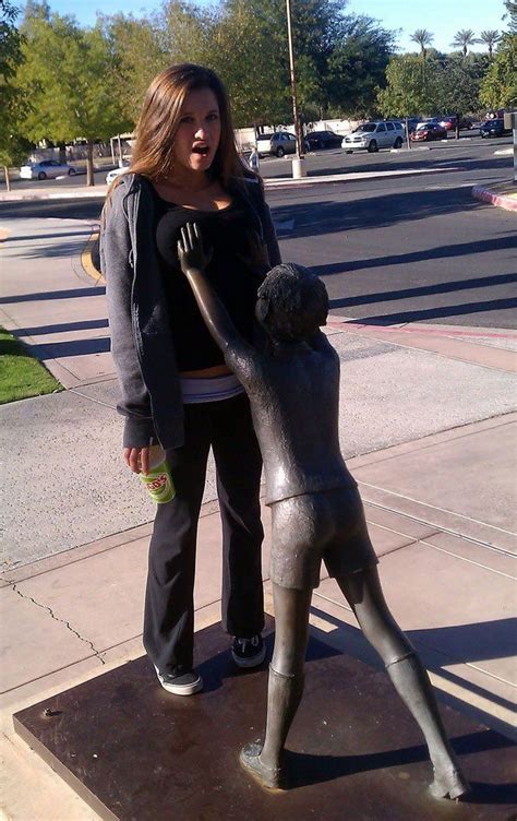 20 Girls Caught Having Fun With Statues Fun With Statues Funny Moments Girl Pictures