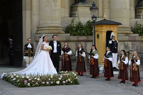 Viktoria ist ein name lateinischen ursprungs und bedeutet soviel wie „die siegreiche, die siegesgöttin. Tränen und Küsse bei Hochzeit von Prinzessin Madeleine ...