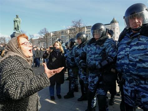 Hundreds Of Anti Corruption Protesters Arrested In Russia After Mass