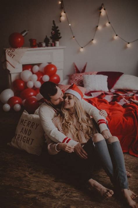 51 Merry Christmas Fashion Ideas For Couple Christmas Photoshoot Christmas