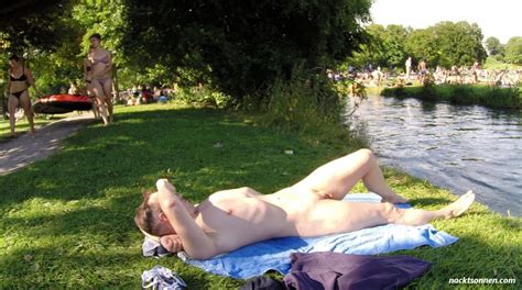 Nackt Im Englischen Garten Fkk Bilder Und Fotos