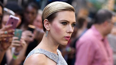 Scarlett Johansson In Talks For Focus Drama Reflective Light Variety