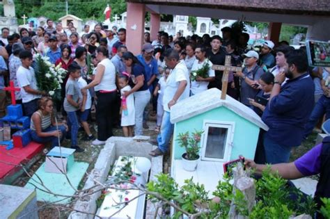 La Jornada Maya Yucatán La Jornada En panteón de Tinum Yucatán