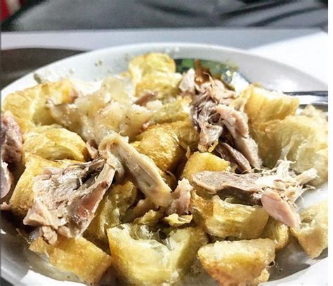 Siapa bilang kalau bubur ayam hanya bisa disantap saat pagi hari? 3 Rekomendasi Bubur Ayam di Bandung, yang Hanya Buka di ...