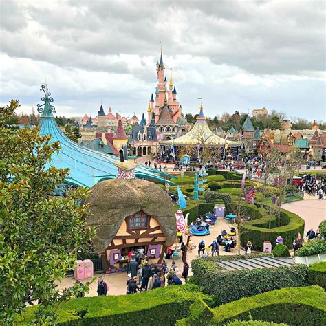 Jetzt den perfekten ausflug buchen. 43% Korting Dag Disneyland Parijs inclusief Vervoer voor € ...