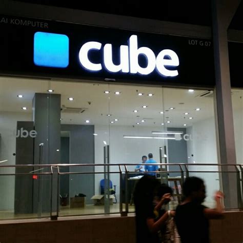 Blue cube weekend just got bigger! Celcom Blue Cube - Subang Parade