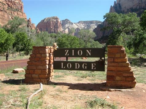 Zion Lodge Zion National Park Ut Chalet Cottage And Cabin Style