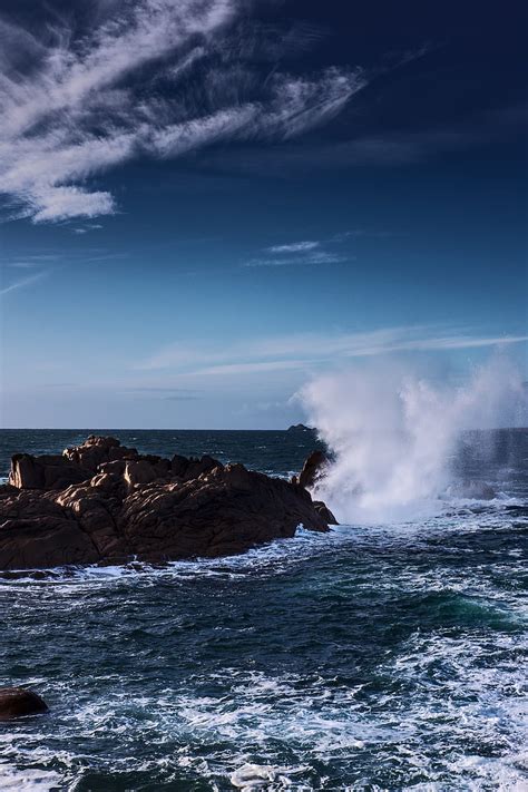 Sea Rocks Waves Spray Water Hd Phone Wallpaper Peakpx