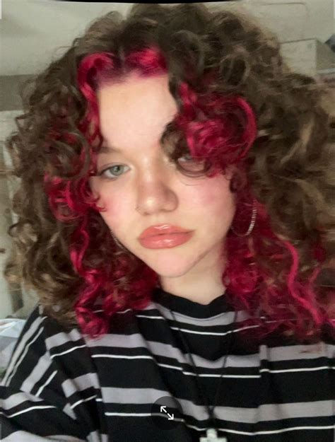 Curly Hair Pink Red Underdye 🫶🫶🤭🤭 Colored Curly Hair Highlights Curly Hair Dyed Curly Hair