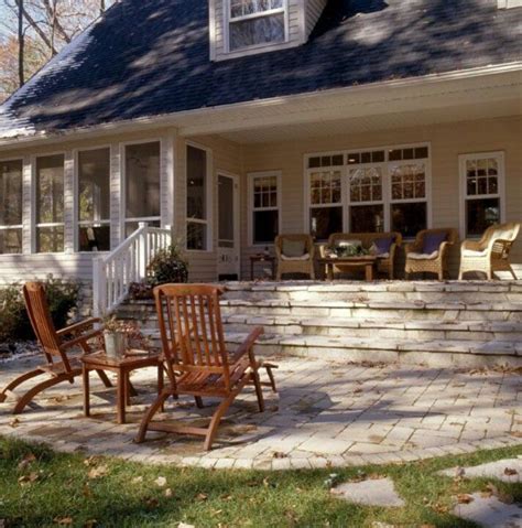 The goal is to create an attractive space with a functional layout that blends in architecturally. Both screened and covered porches on rustic lake house. .. | Rustic lake houses, Lake house ...
