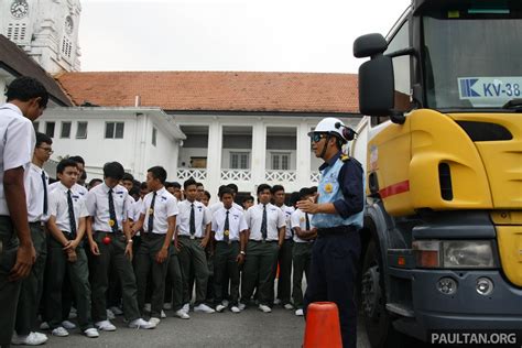 A road safety audit (rsa) is a formal safety review of an existing, or planned road or intersection. Shell Road Safety Movement reaches out to school-going ...