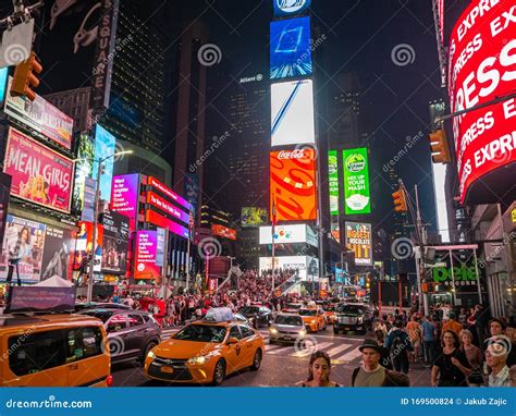 Midtown Manhattan New York City United States Times Square Crowded