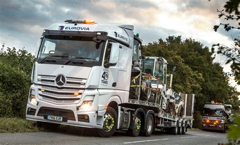 eurovia-puts-safety-first-with-mercedes-benz-actros-and-king-low-loader