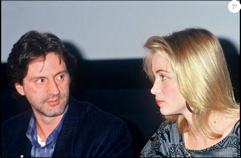 Emmanuelle béart (inoubliable interprète de manon des sources de claude berri, ou encore de la belle camille, dans un coeur en hiver, de claude sautet), et daniel auteuil, son partenaire de jeu. Daniel Auteuil et Emmanuelle Béart à Paris en 1988 ...