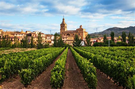 Spain occupies most of the iberian peninsula, stretching south from the pyrenees mountains to the strait of gibraltar, which separates spain from africa. Spain's Events and Festivals in September