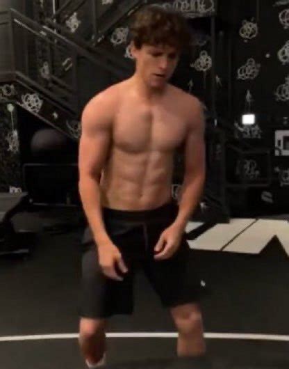 Alfonso On Twitter Tom Holland Working Out 😮‍💨🤤 Thats It Thats The Tweet