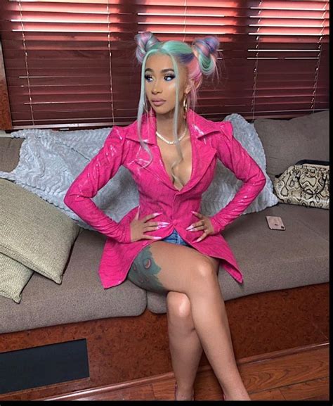 Cardi B Shamelessly Demonstrated Her Sexy Tattoos And Told About It 32