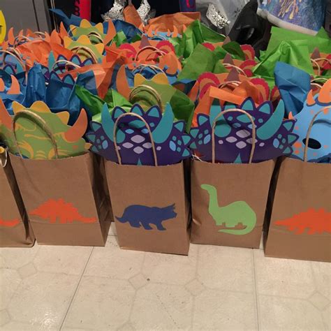 Dinosaur Party Goody Bags Fiesta De Cumpleaños De Dinosaurio