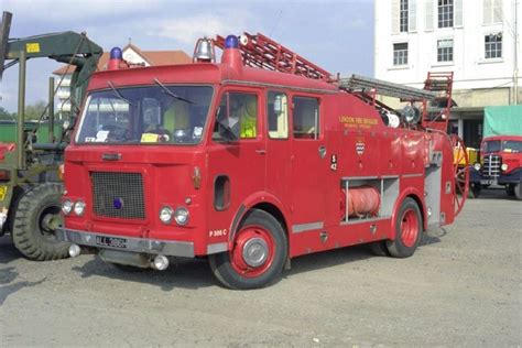 It was formed by the metropolitan fire brigade act 1865, under the leadership of superintendent eyre massey shaw. Fire Engines Photos - Dennis London Fire Brigade.