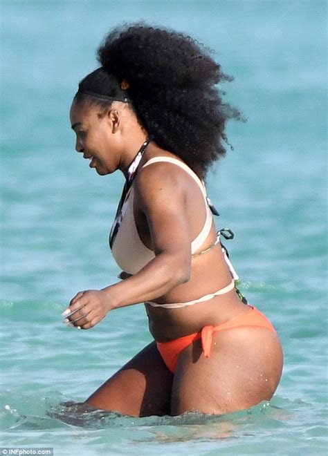 Serena Williams Shows Hot Body As She Enjoys Holiday In Bikini Pics