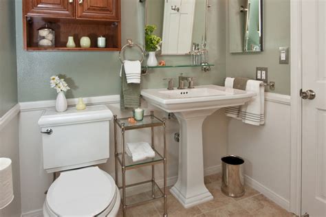 The veer pedestal sink combines crisp, sophisticated style with a functional design that's perfect for smaller bathrooms. Four Pedestal Sinks in Four Very Different Bathrooms - One Week Bath