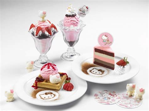Swensens strawberry chocolate ice cream. Swensen's Hello Kitty Sundaes and Cakes are here and they ...