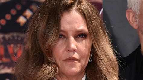 Lisa Marie Presley Will Be Buried At Graceland Next To Son Trendradars