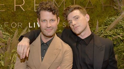 Hgtv S Nate Berkus And Jeremiah Brent Share Their Secret To Coastal Grandma Decor