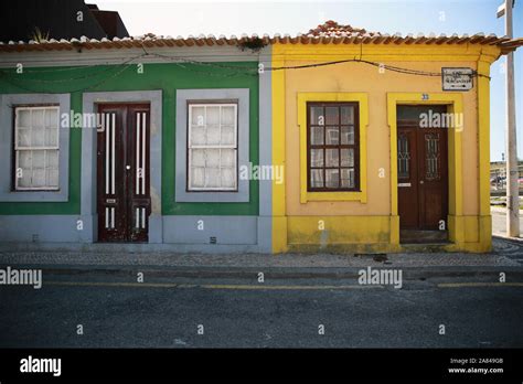 Brightly Painted Fishermens Houses Aveiro Portugal Stock Photo Alamy