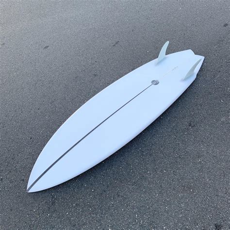 Ultimate Guide To Twin Fin Surfboards Boardcave Australia
