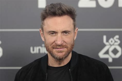 David guetta no matter how you feel about him, david guetta is hugely responsible for dance music crossing over into the american mainstream. PHOTO. David Guetta en deuil : son hommage très émouvant ...