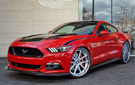 2015 Ford Mustang Gt Custom Coupe Front 34 201201