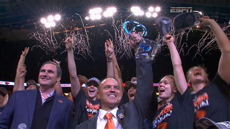 Oregon State Is Presented With The Pac 12 Championship Trophy Espn Video