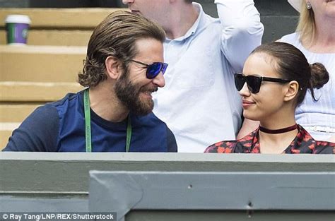 طلال من ناحية الألحان، محققاً لكل أغنية منها أكثر من مليون. برادلي كوبر يتنزه برفقه إيرينا شايك مع طفلتهما.. صور