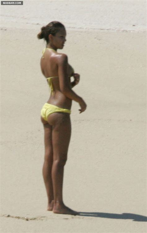 Jessica Alba In Yellow Bikini On The Beach Nudbay