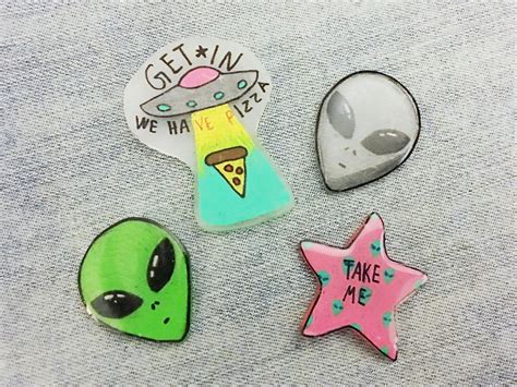 90s Grunge Alien Pin Pack | Alien pin, Grunge, 90s grunge