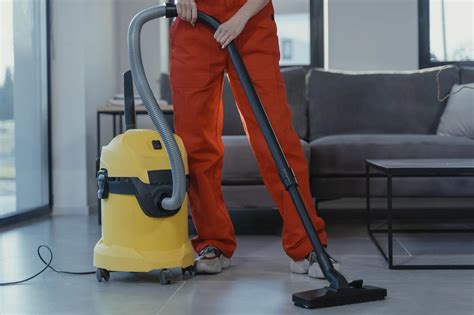 Keuntungan Menggunakan Alat Cleaning Service Berkualitas Street Com