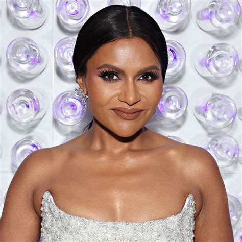 mindy kaling showcases her incredible physique in flirty pink dress hello