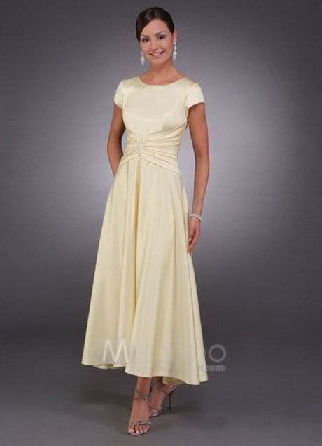 Choosing beach wedding attire for the groom is an important task. Mother of the groom dress