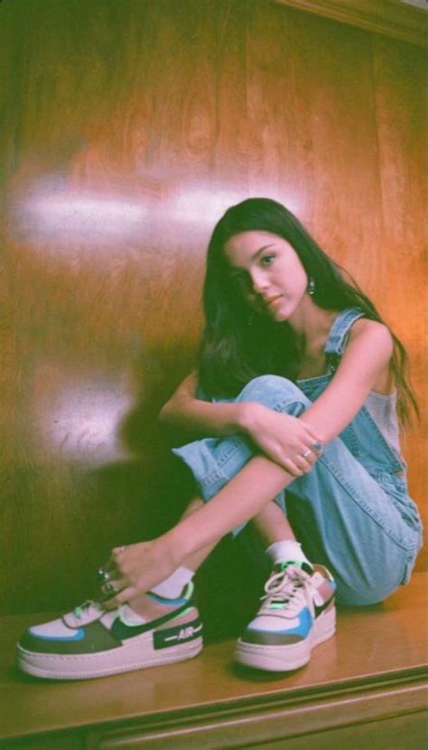 Howtostyle Olivia Rodrigo En 7 Looks Sneaker Spirit