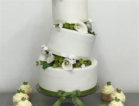 A Sunflower Wedding Cake Cupcake Tower Tasteful Cakes By Christina