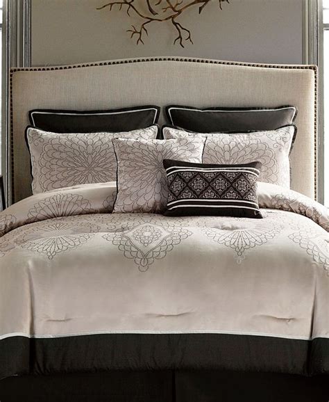 Vcny Home Berkley Reversible 7 Pc Medallion Queen Comforter Set