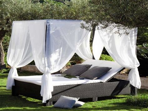 40 Beautiful Cozy And Romantic Outdoor Canopy Bed Ideas Collections