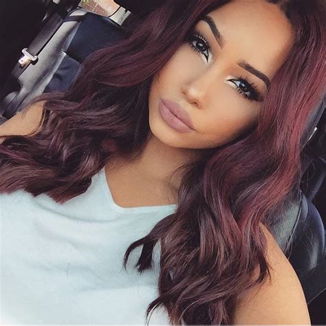 This color is perfect for shy girls who desire a striking change or the carefree spirit who just love attention. @thefashionfreakk | Cabello color borgoña, Coloración de ...
