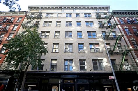 100 104 Christopher St New York Ny 10014 Retail For Lease