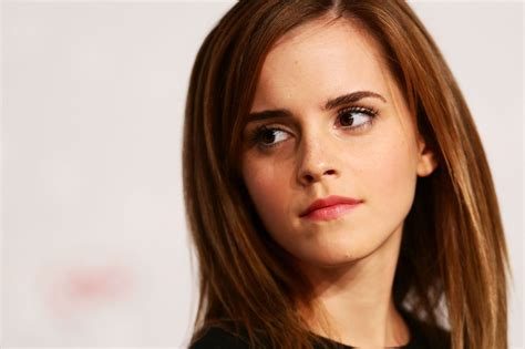 2561x1761 Emma Watson Women Brunette Brown Eyes Face Wallpaper